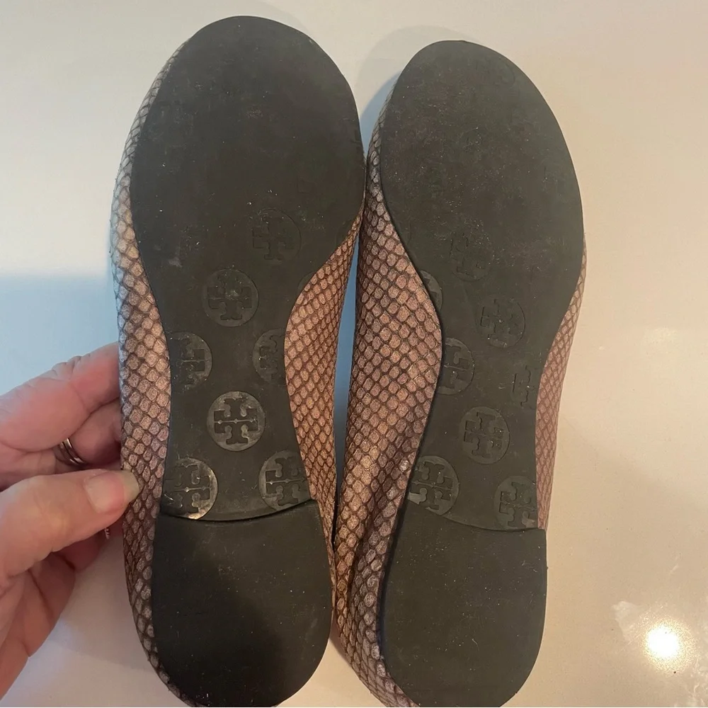 TORY BURCH Brown Tan Ballet Flats! Snake Pattern. Rubber Logo Soles! Silver 7.5